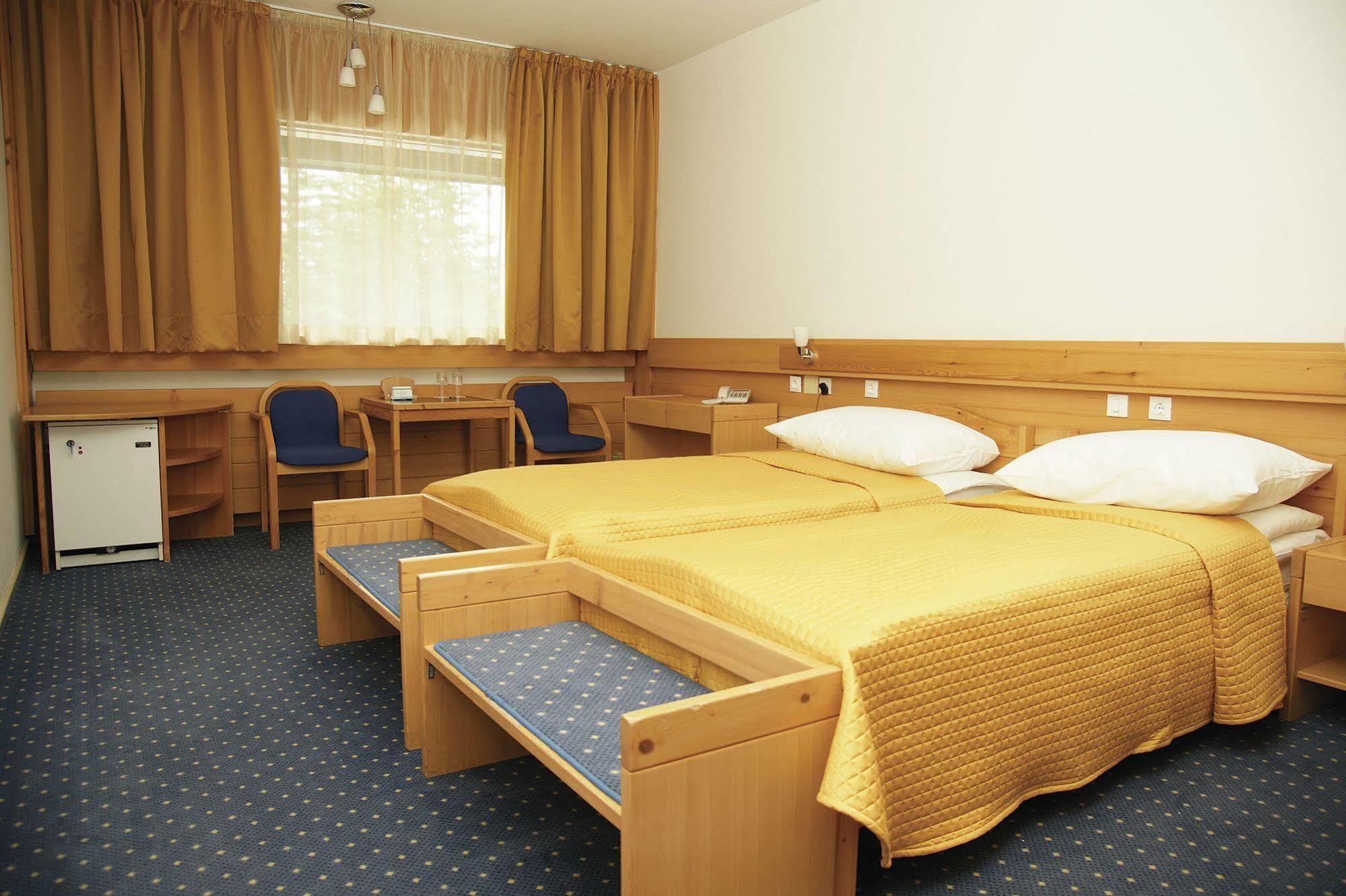 Hotel Spik クランスカゴーラ エクステリア 写真