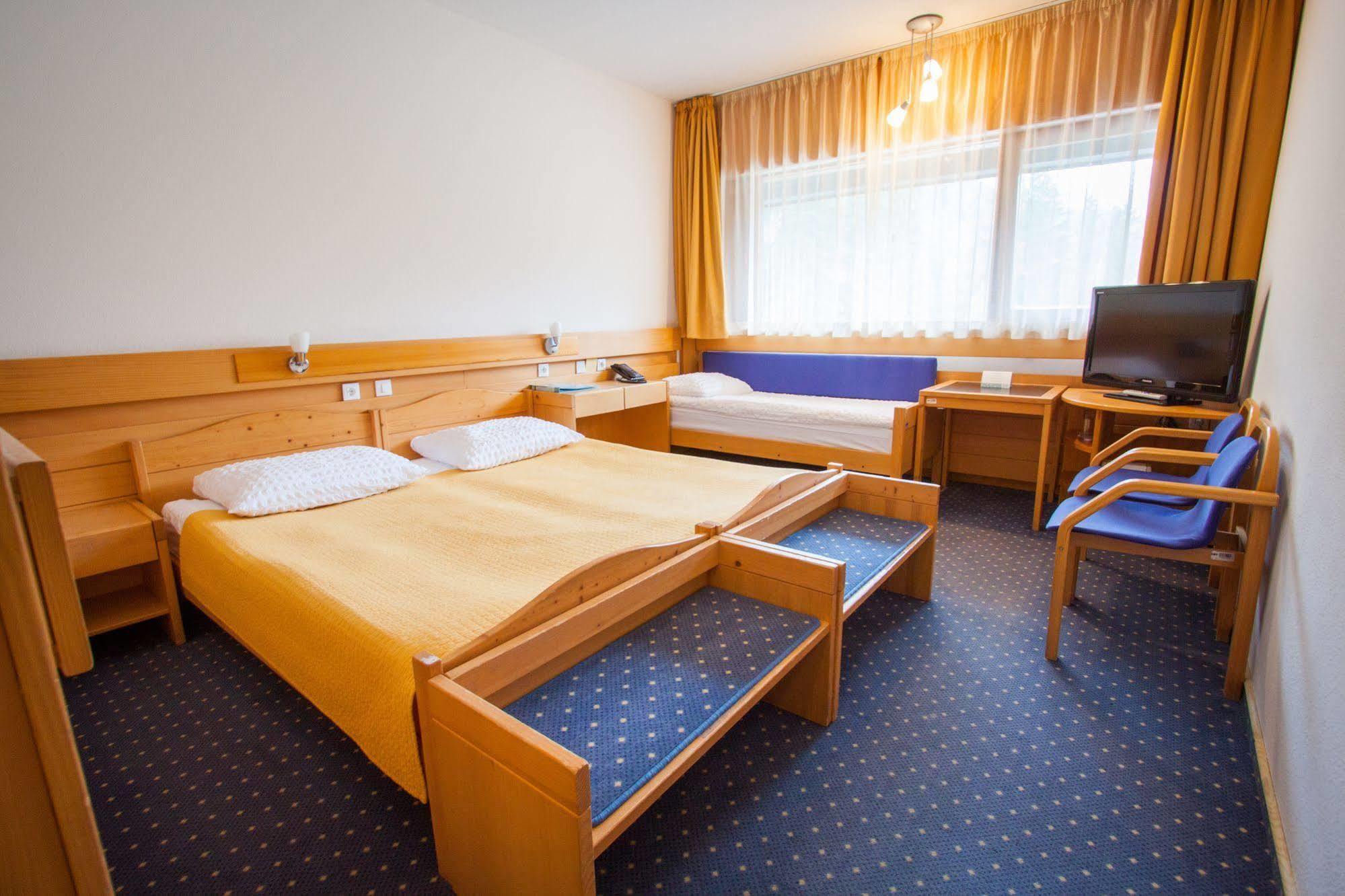 Hotel Spik クランスカゴーラ エクステリア 写真